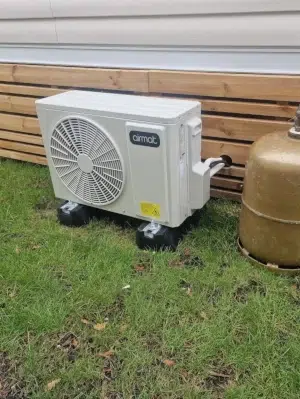 bloc de climatisation installé par répare mobil home